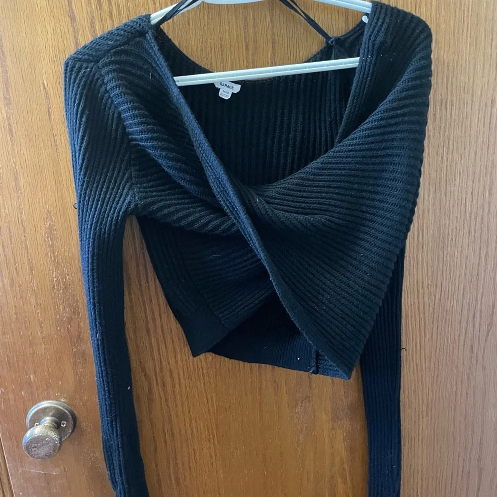 🔥3 for $15🔥
Garage twist crop knit sweater - Picture 1 of 2